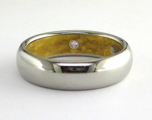 Rings at the Frontiers of Jewelry Engineering, Close to the Heart Wedding Band